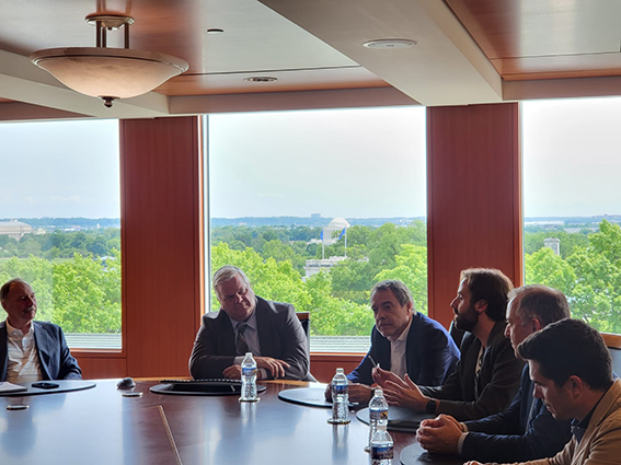 UGT FICA ofrece su colaboración para mediar con las empresas constructoras que operan en Norteamérica