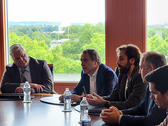 110523 reunion con ICM y con Ironworkers 1