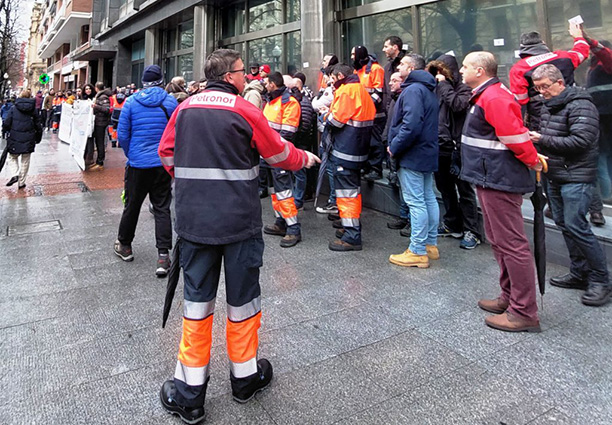 Nuevas protestas de la plantilla de Petronor en defensa de un convenio digno