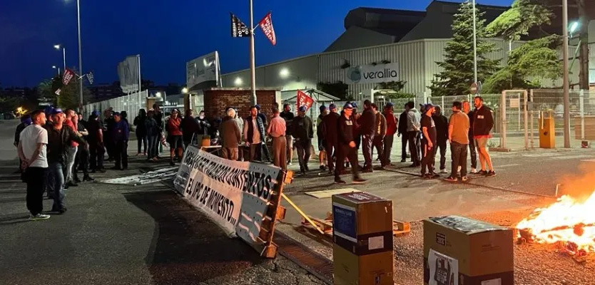 Comienza la huelga en la factoría de vidrio Bormioli de Azuqueca con un seguimiento del 100% de la plantilla