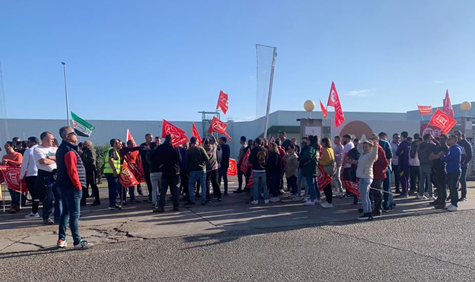 La plantilla de BA GLASS en Villafranca de los Barros comienza una huelga indefinida por un convenio digno