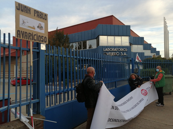 Primer día de huelga de la plantilla de Laboratorios Ovejero