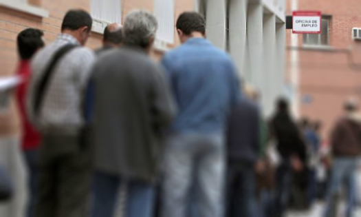 La caída del paro en agosto debe ir acompañada de mejoras salariales y de las reformas del mercado laboral y del modelo productivo