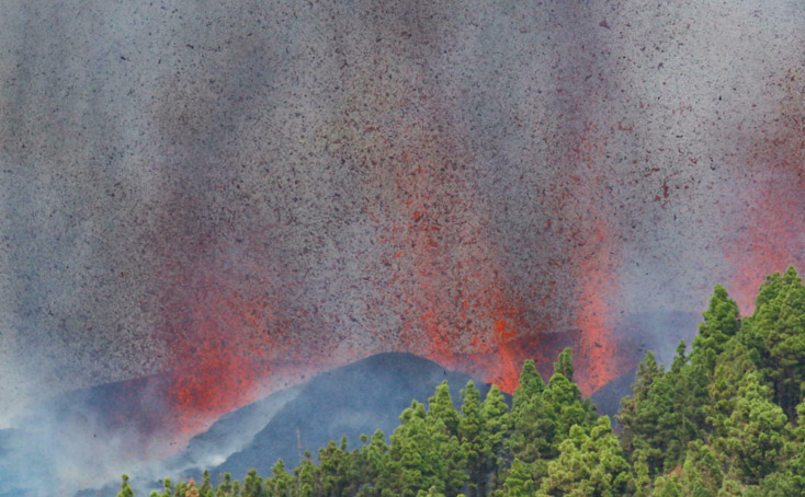 UGT FICA reclama a los ministerios de Trabajo, Agricultura y Seguridad Social medidas urgentes para las y los trabajadores agrarios afectados por el volcán Cumbre Vieja