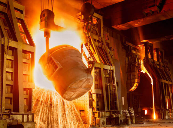 UGT FICA critica la dramática situación que vive el sector industrial electrointensivo