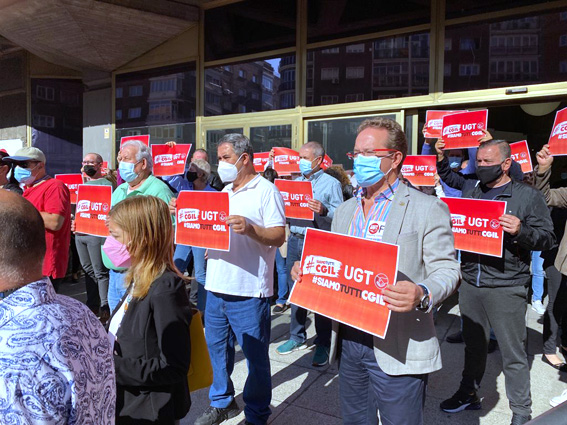 UGT FICA participa en las concentraciones de apoyo al sindicato italiano CGIL