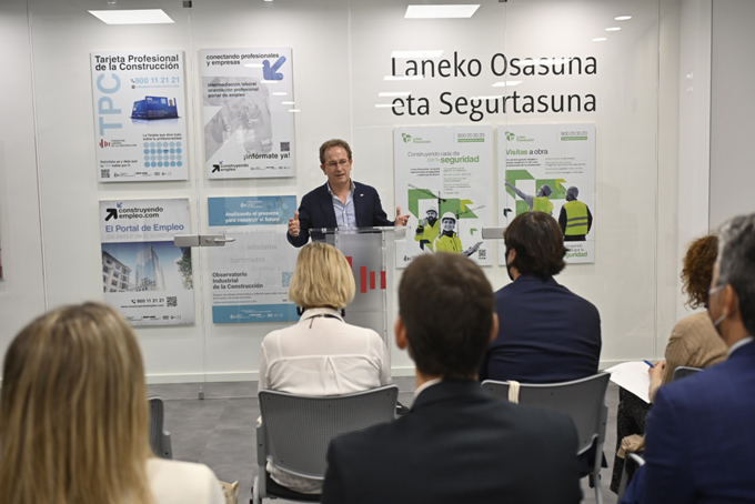 Pedro Hojas pide centrar los esfuerzos de la construcción en consolidarla como fuente de empleo digno y con derechos  