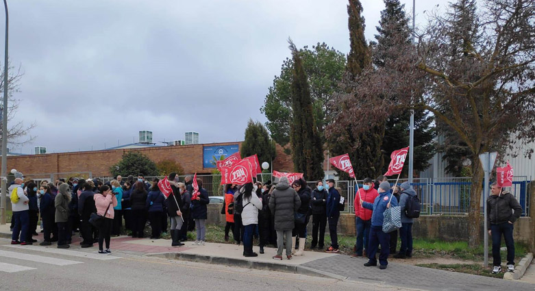 Concentración de trabajadores de Fico Mirrors