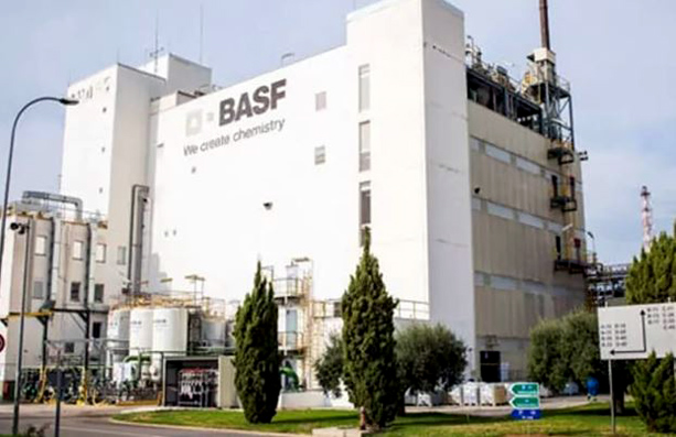UGT FICA rechaza la retirada de la propuesta de BASF sobre el acuerdo complementario al Convenio General de la Industria Química