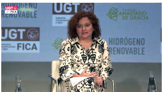 220610 Laura Martin1