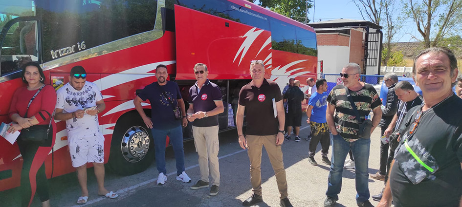 Sebastián Serena muestra el apoyo de UGT FICA a las y los trabajadores que parten a la vendimia francesa