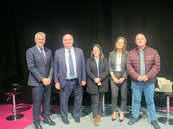 221115 Mesa debate salud laboral 1