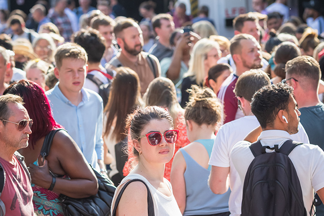 El paro registrado baja por quinto mes consecutivo
