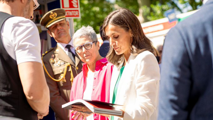 030624 Fundacion en Feria Libro 1