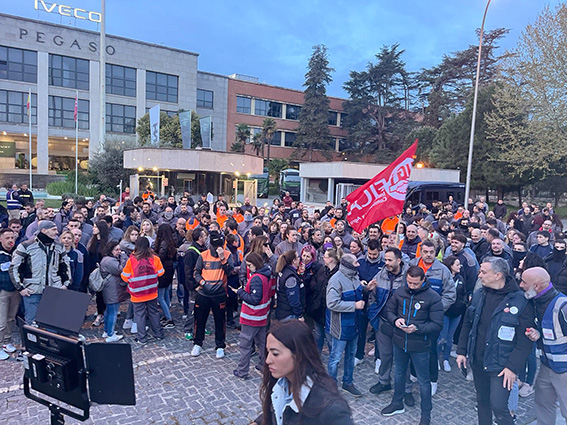 Seguimiento masivo en la primera jornada de huelga en Iveco Madrid