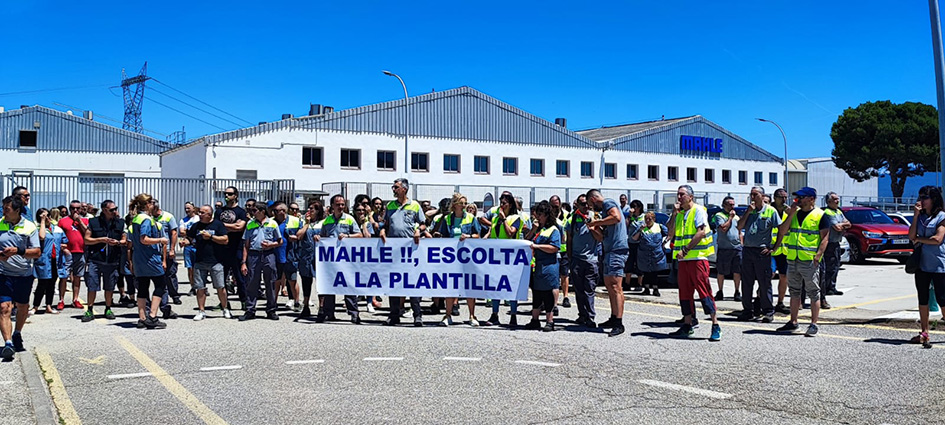 La plantilla de Mahle Montblanc vuelve a concentrarse en defensa del pago de los atrasos