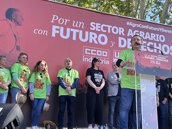 110424 Concentracion Ministerio Agricultura Mariano Hoya