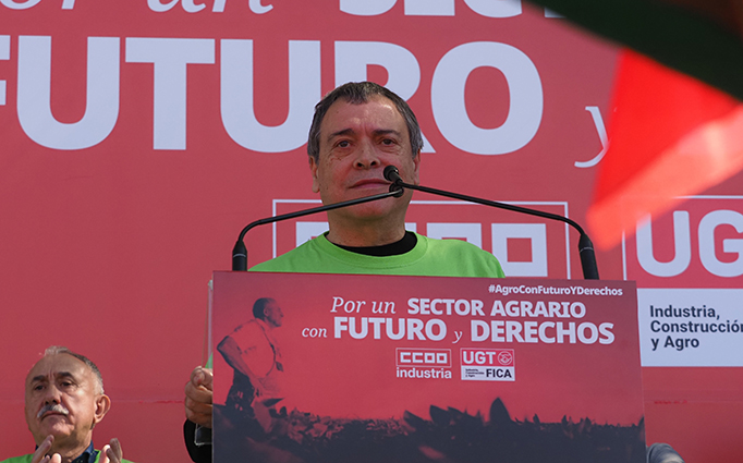 110424 Concentracion Ministerio Agricultura Mariano Hoya 2