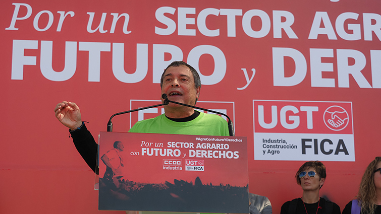 110424 Concentracion Ministerio Agricultura Mariano Hoya 3