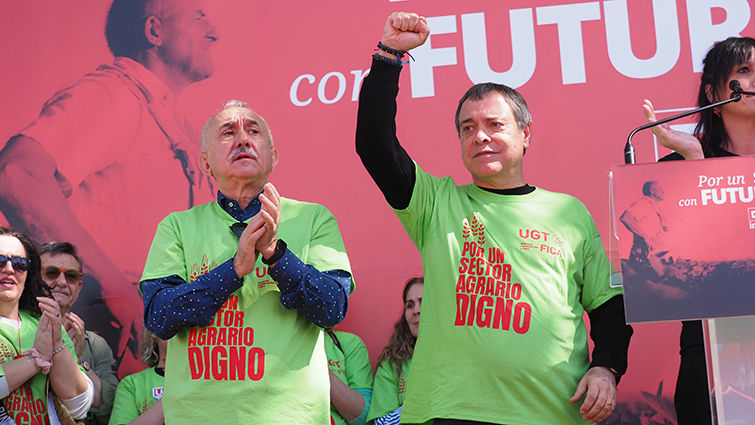 Mariano Hoya lamenta la pasividad del ministro de Agricultura ante los graves problemas de los trabajadores agrarios