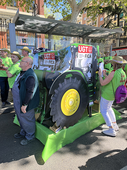 110424 Concentracion Ministerio Agricultura tractor