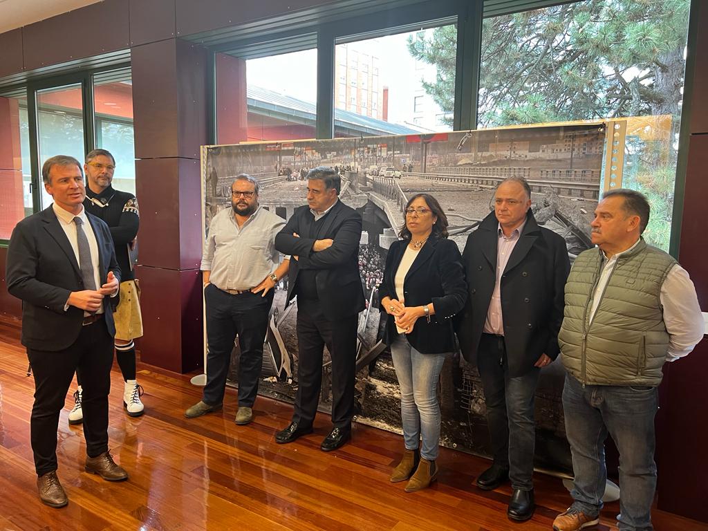 Inaugurada en Burgos la exposición "Ucrania, la guerra de los civiles" 