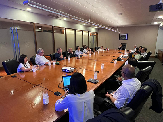 240424 Visita Filipinas reunion EEI 1