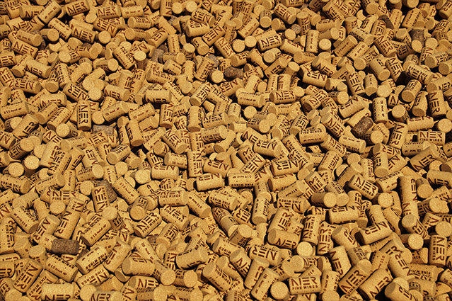 La Comisión Negociadora acuerda ampliar la vigencia del IX Convenio Estatal del Corcho hasta finales de 2025