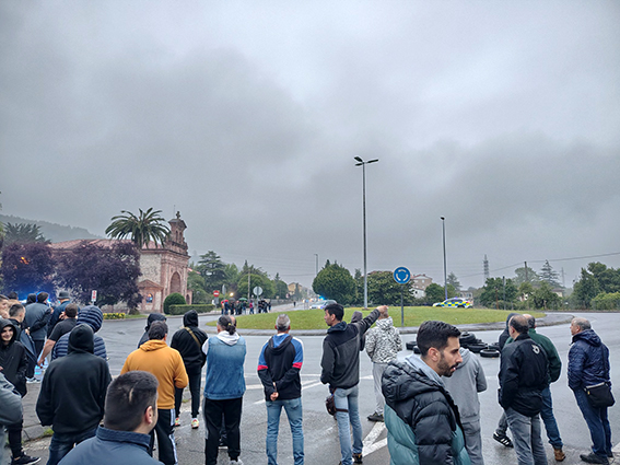 030625 Huelga metal cantabria 1