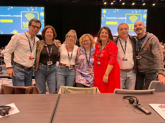 041125 Congreso IndustriALL Global Delegacion FICA