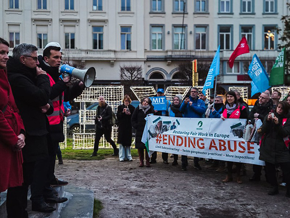 La votación del Comité de Empleo para frenar la subcontratación abusiva y los intermediarios laborales no regulados envía una señal clara a la Comisión Europea