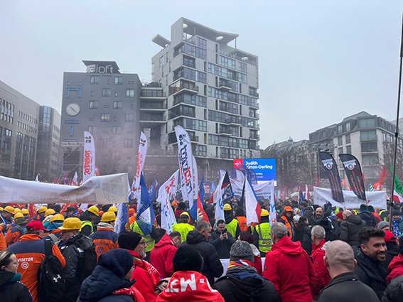 UGT FICA participa en la manifestación en Bruselas en defensa de un futuro industrial para Europa