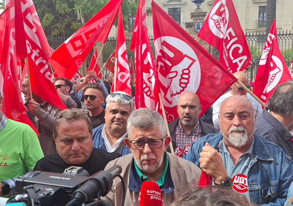 UGT FICA Andalucía y CCOO Industria se manifiestan en Sevilla para denunciar el ataque a los derechos laborales del sector agroalimentario
