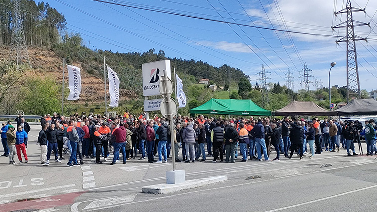 La plantilla de Bridgestone en Puente San Miguel votará este viernes la propuesta de ERE