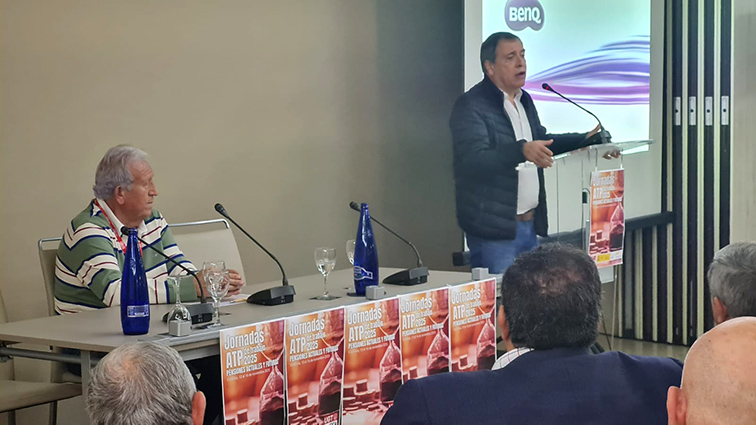 Mariano Hoya anima a la Agrupación de Trabajadores y Trabajadoras Pasivos de UGT FICA a seguir defendiendo los intereses del colectivo