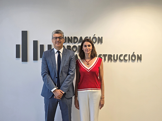 160725 Julio Gil FLC y Paula San Luis CaixaBank Dualiza Firma protocolo 002