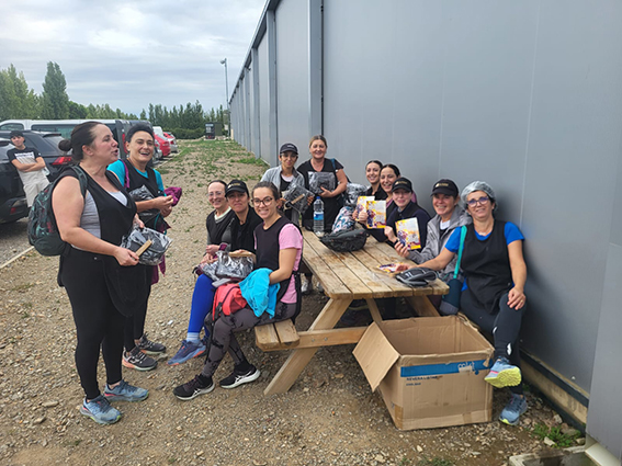 UGT FICA visita a los trabajadores y trabajadoras desplazados a la vendimia francesa 