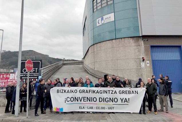 Movilización en Basauri para exigir a la patronal de Artes Gráficas de Bizkaia que desbloquee las negociaciones