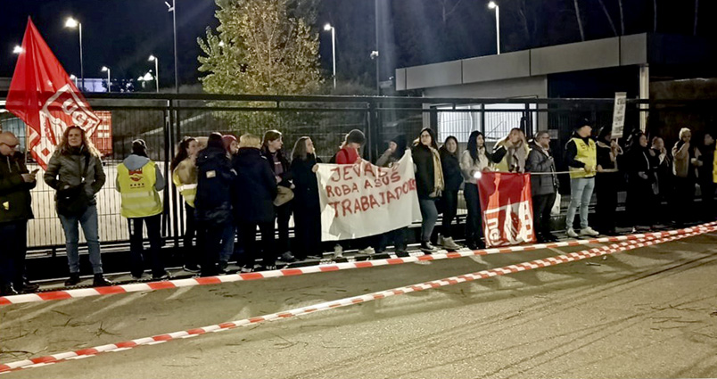 Seguimiento masivo de las plantillas en la huelga convocada en Jevaso
