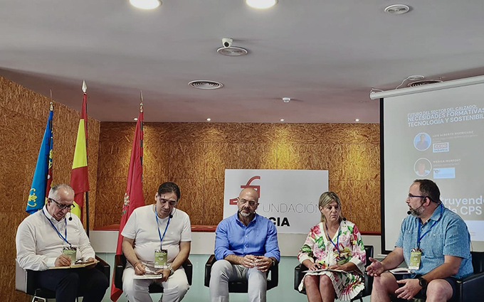 UGT FICA participa en una jornada sobre las necesidades formativas, tecnología y sostenibilidad del sector del calzado