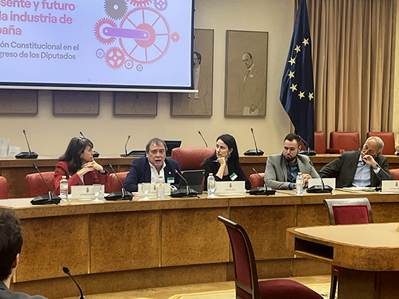 UGT FICA y CCOO de Industria reclaman al arco parlamentario “altura de miras, una política de Estado con mayúsculas y un nuevo marco regulatorio” para el sector