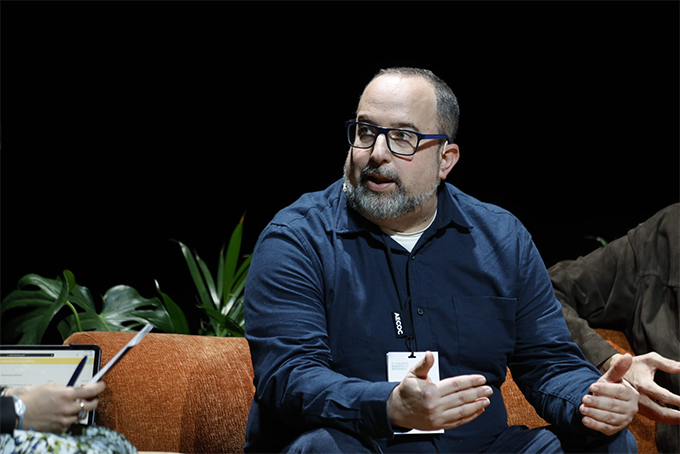050326 Mesa redonda desarrollo sostenible Javier Uson