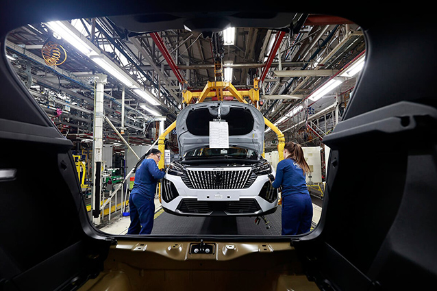 060426 Colaboracion automovil y defensa 1