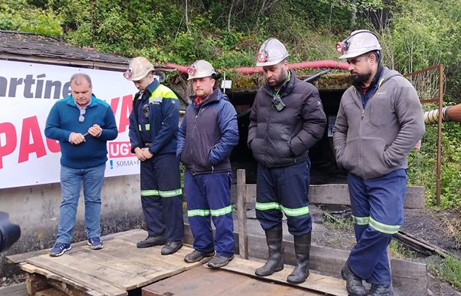070526 Previo Inicio Marcha a pie mineros Miura JL Alperi