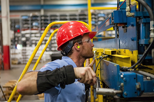 UGT FICA Castilla y León exige que las ayudas públicas a la industria, garanticen empleo y arraigo territorial