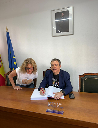 290526 Mariano Hoya reunión alcaldesa Piles 1