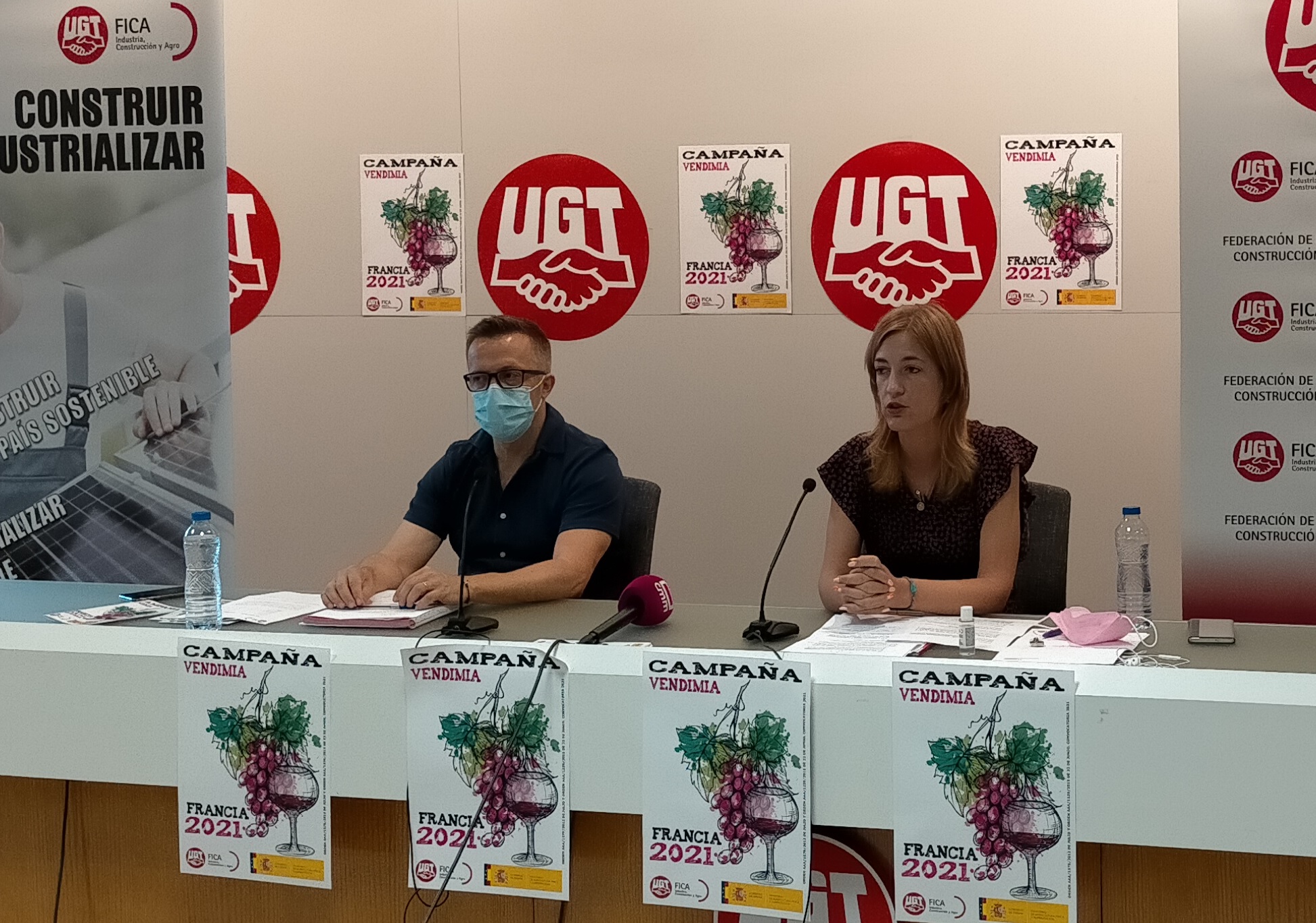 Unos 14.500 trabajadores y trabajadoras se desplazarán este año a la vendimia francesa